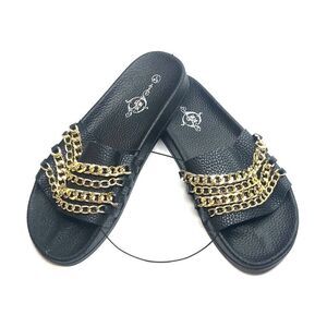 Sole Mates chain slides